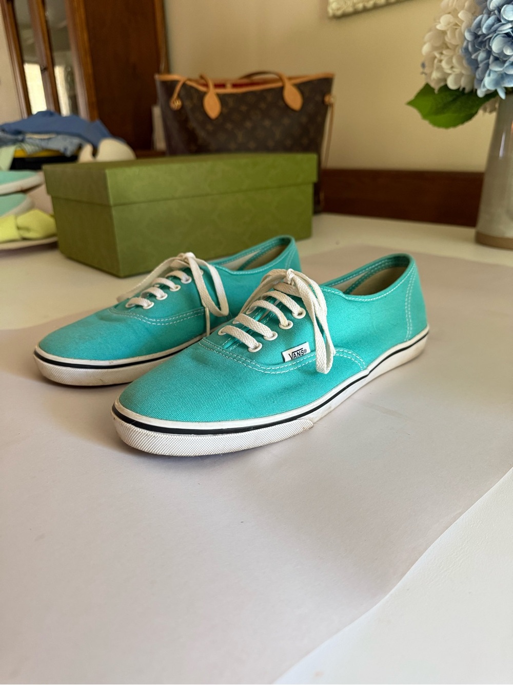 Authentic Lo Pro Vans - Picture 3 of 7